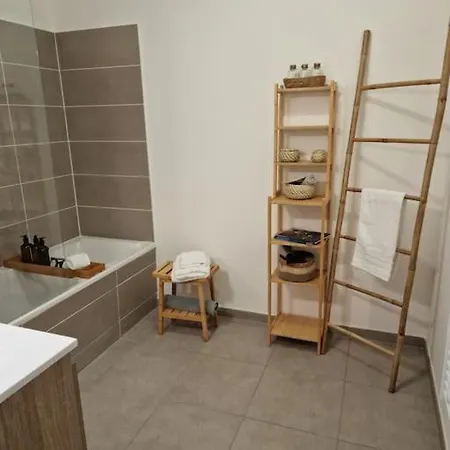 Cozy Near Paris Apartment